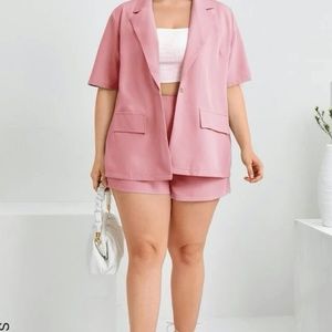 Plus Solid Lapel Neck Single Button Blazer & Shorts